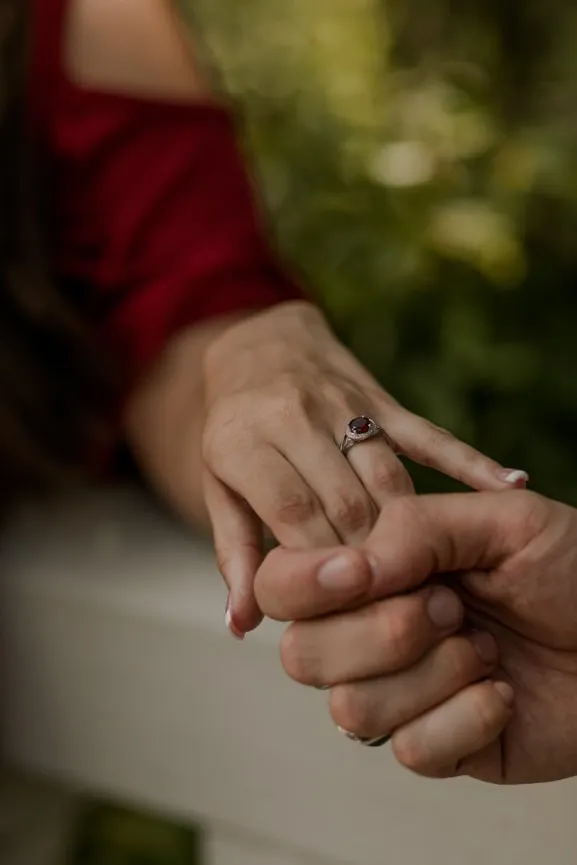 What To Wear To Engagement Photos